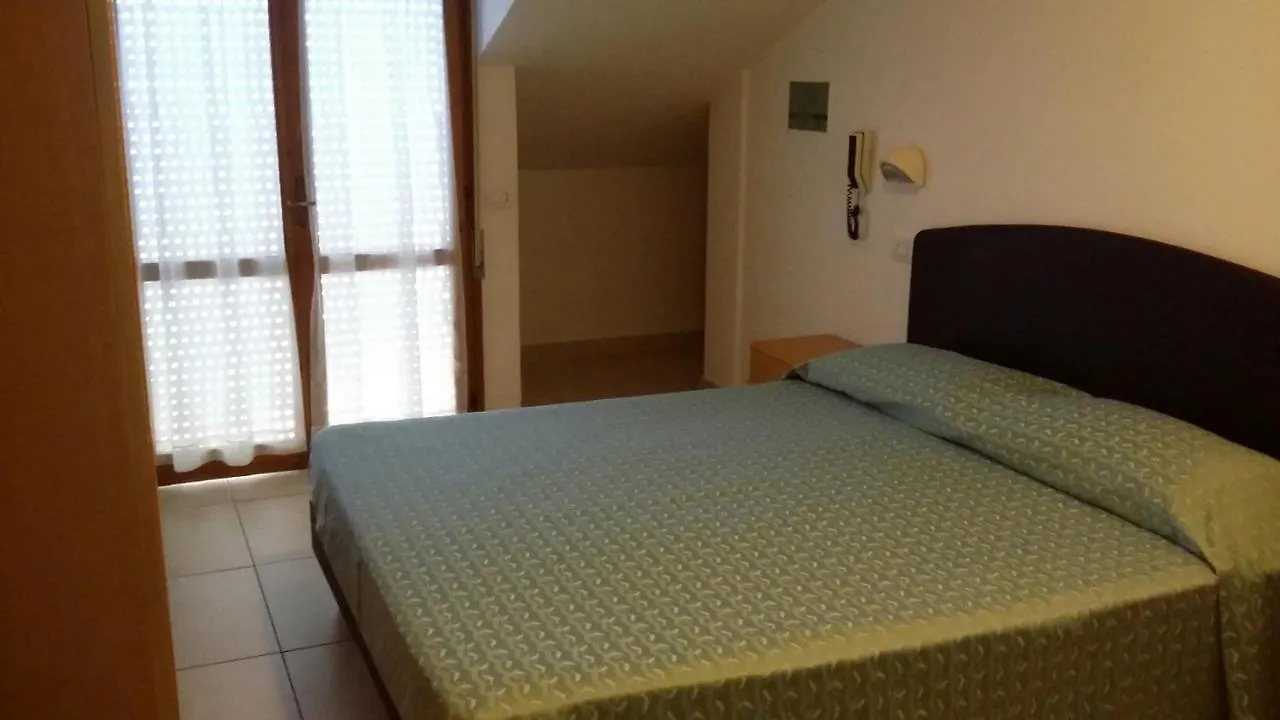 Hotel Matteo Pinarella 3*, Cervia Italy