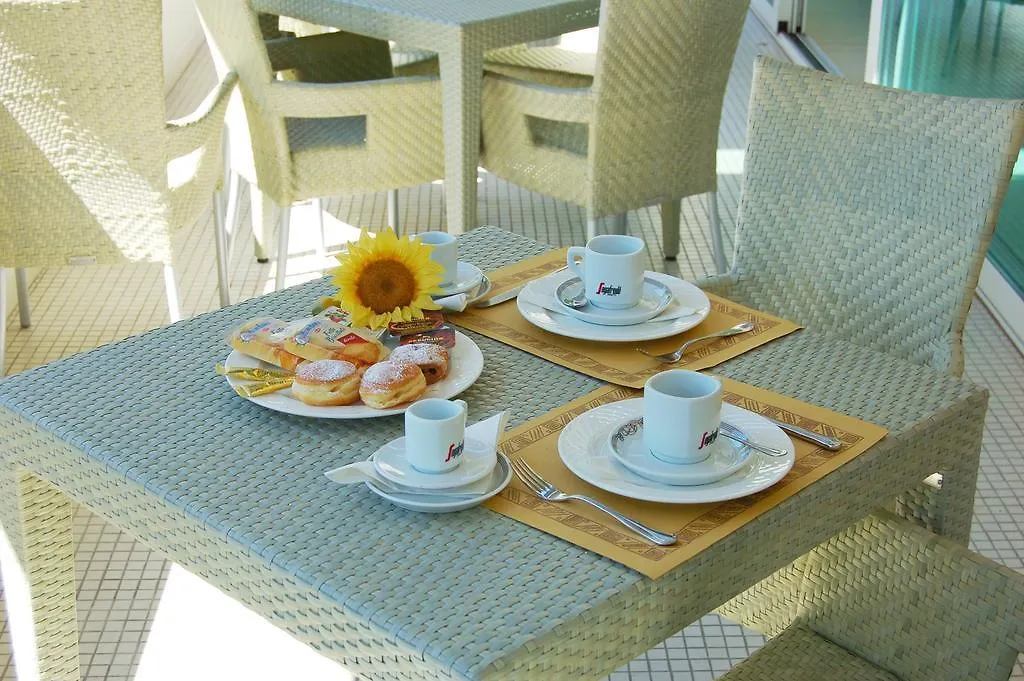 Hotel Matteo Pinarella 3*, Cervia Italy